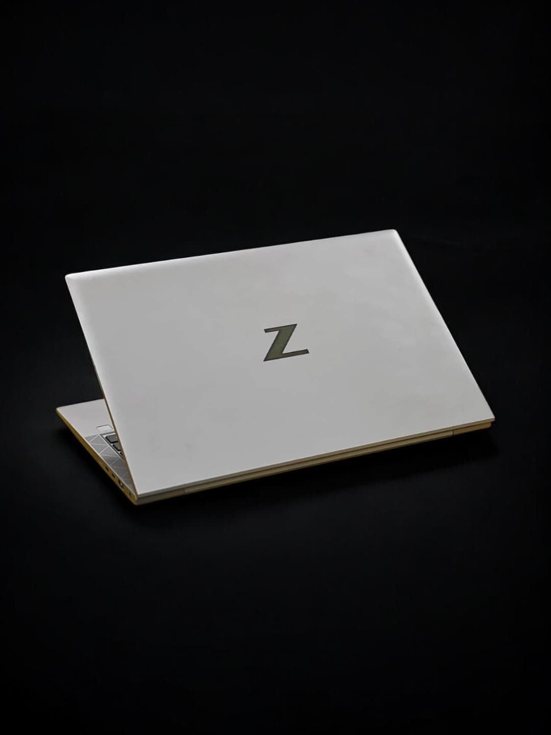 Ordinateur Portable HP ZBook Firefly 14 G8 – Core i5 | 16 Go RAM | SSD 512 Go | NVIDIA T500 4 Go